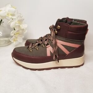 NWOB Alex Marie Women's Thayla suede nubuck lace up hiker sneakers size 6.5